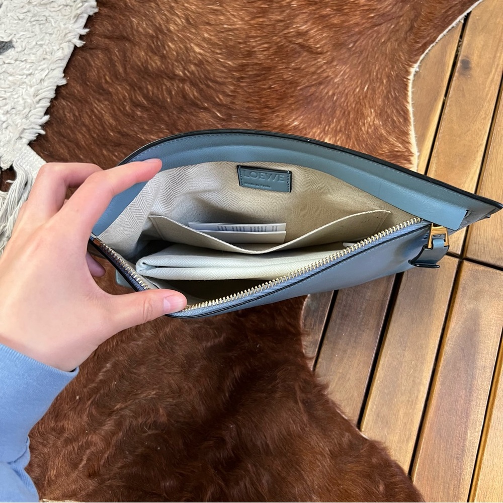 Loewe T Pouch crossbody bag - Picture 4 of 11
